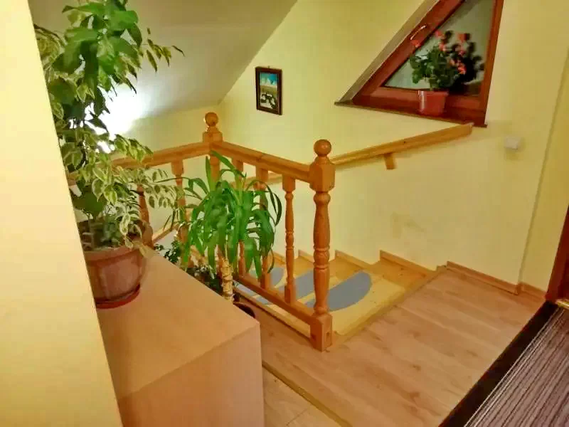 Harghita-Băi Cazare | Sat de vacanță (K1215-8) Imaginea poate fi supusă drepturilor de autor. Se recomandă contactarea titularului drepturilor.