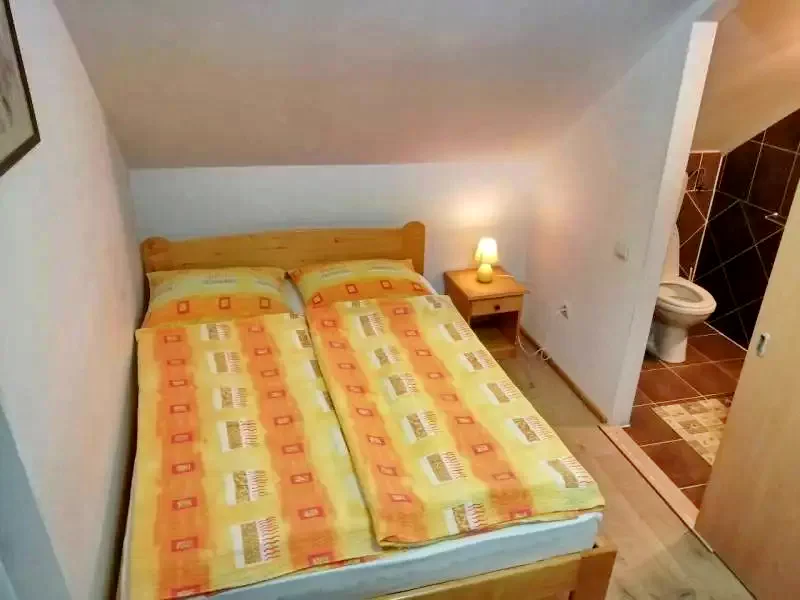 Harghita-Băi Cazare | Sat de vacanță (K1215-12) Imaginea poate fi supusă drepturilor de autor. Se recomandă contactarea titularului drepturilor.