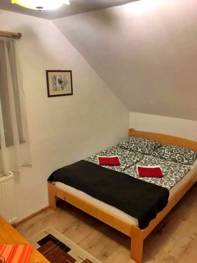 Hargitafürdő Szállás | Üdülőfalu (K1215-28) A kép szerzői jogvédelem alatt állhat. Javasolt a kapcsolatfelvétel a jog tulajdonossal.