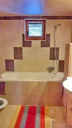 Hargitafürdő Szállás | Motel (K1241-6) A kép szerzői jogvédelem alatt állhat. Javasolt a kapcsolatfelvétel a jog tulajdonossal.