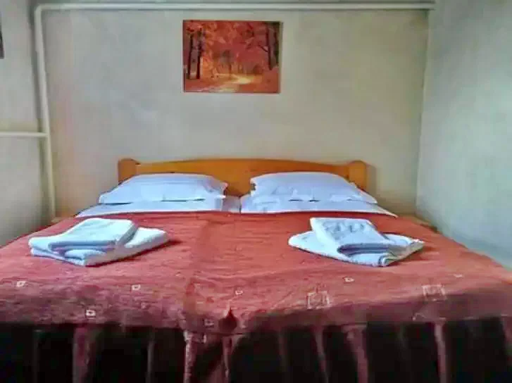 Hargitafürdő Szállás | Motel (K1241-7) A kép szerzői jogvédelem alatt állhat. Javasolt a kapcsolatfelvétel a jog tulajdonossal.