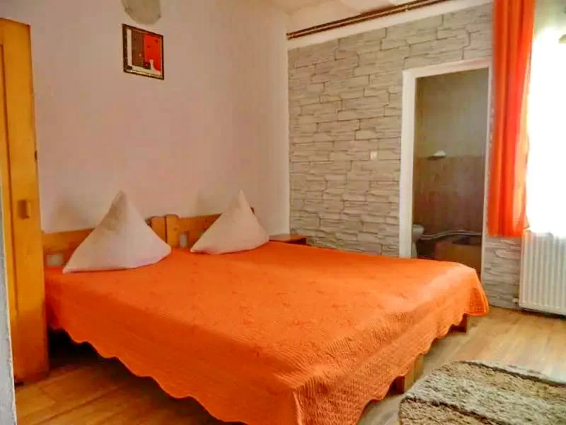 Ocna Șugatag Cazare | Motel (K1007-25) Imaginea poate fi supusă drepturilor de autor. Se recomandă contactarea titularului drepturilor.