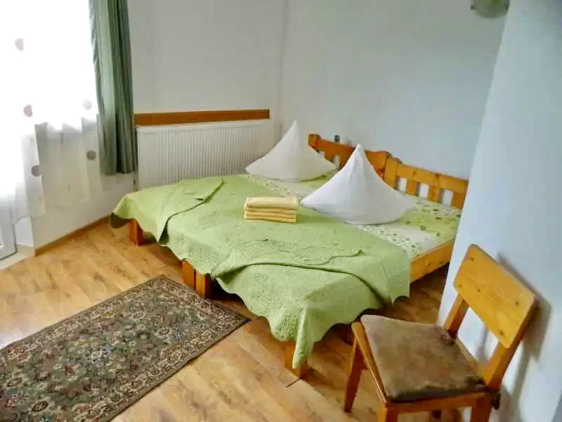 Ocna Șugatag Cazare | Motel (K1007-27) Imaginea poate fi supusă drepturilor de autor. Se recomandă contactarea titularului drepturilor.