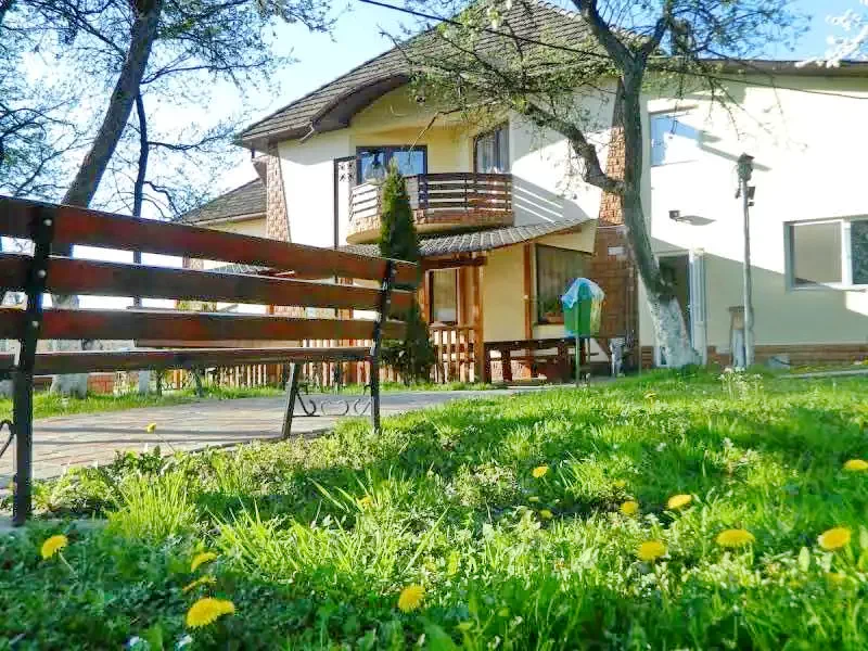 Ocna Șugatag Cazare | Motel (K1007-34) Imaginea poate fi supusă drepturilor de autor. Se recomandă contactarea titularului drepturilor.