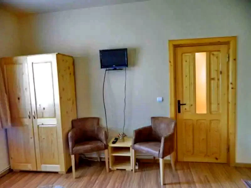 Ocna Șugatag Cazare | Motel (K1008-11) Imaginea poate fi supusă drepturilor de autor. Se recomandă contactarea titularului drepturilor.