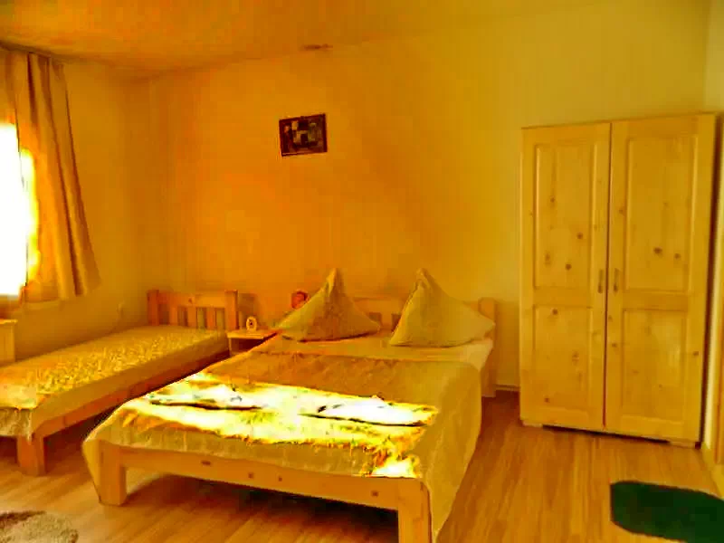 Ocna Șugatag Cazare | Motel (K1008-20) Imaginea poate fi supusă drepturilor de autor. Se recomandă contactarea titularului drepturilor.