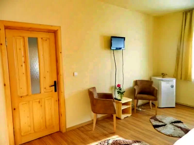 Ocna Șugatag Cazare | Motel (K1008-21) Imaginea poate fi supusă drepturilor de autor. Se recomandă contactarea titularului drepturilor.