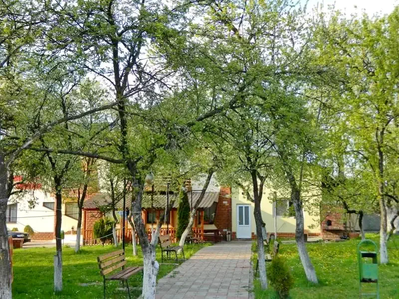 Ocna Șugatag Cazare | Motel (K1008-27) Imaginea poate fi supusă drepturilor de autor. Se recomandă contactarea titularului drepturilor.