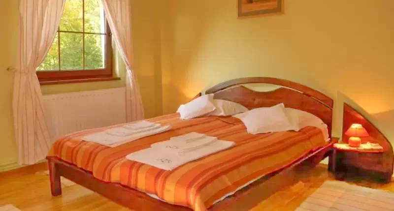 Băile Bálványos Cazare | Motel (K0065-8) Imaginea poate fi supusă drepturilor de autor. Se recomandă contactarea titularului drepturilor.