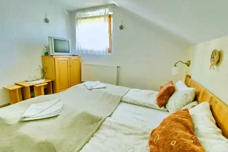 Harghita-Băi Cazare | Motel (K1217-12) Imaginea poate fi supusă drepturilor de autor. Se recomandă contactarea titularului drepturilor.