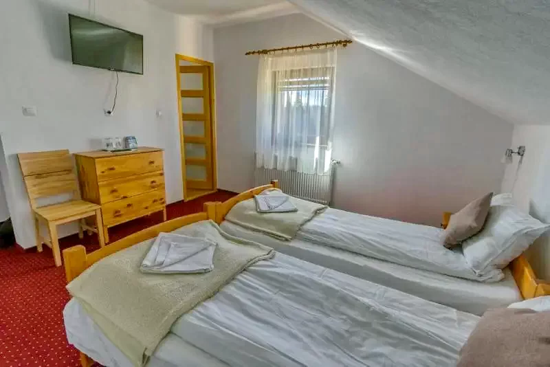 Harghita-Băi Cazare | Motel (K1217-14) Imaginea poate fi supusă drepturilor de autor. Se recomandă contactarea titularului drepturilor.