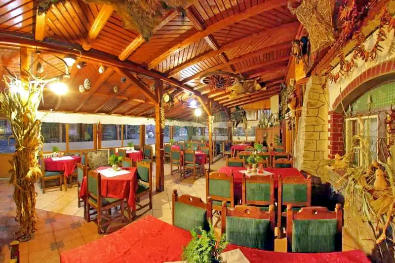 Băile Bálványos Cazare | Pensiune (K0410-2) Imaginea poate fi supusă drepturilor de autor. Se recomandă contactarea titularului drepturilor. Băile Bálványos Cazare | Pensiune (K0410-2) Imaginea poate fi supusă drepturilor de autor. Se recomandă contactarea titularului drepturilor.