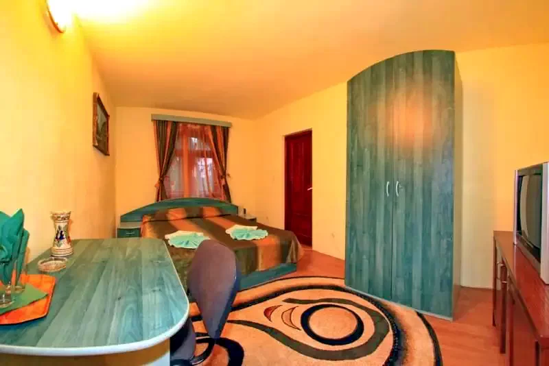 Băile Bálványos Cazare | Motel (K0410-12) Imaginea poate fi supusă drepturilor de autor. Se recomandă contactarea titularului drepturilor.