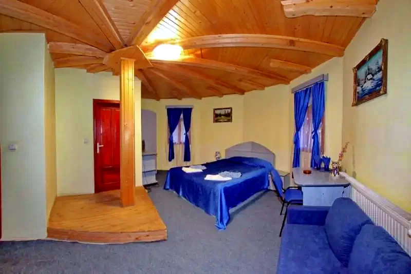 Băile Bálványos Cazare | Motel (K0410-16) Imaginea poate fi supusă drepturilor de autor. Se recomandă contactarea titularului drepturilor.