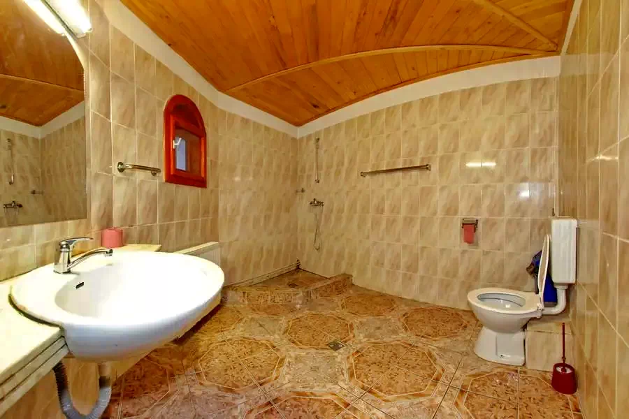 Băile Bálványos Cazare | Motel (K0410-17) Imaginea poate fi supusă drepturilor de autor. Se recomandă contactarea titularului drepturilor.