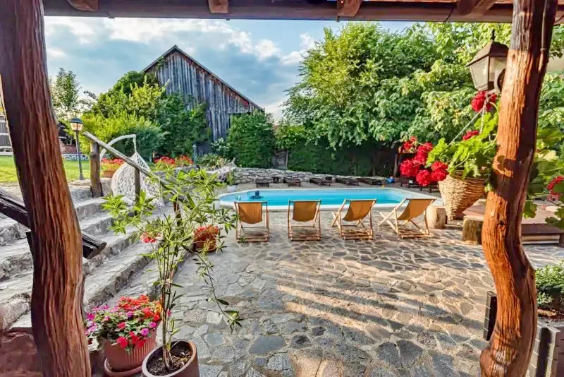 Pianu de Sus Cazare | Motel (K0554-13) Imaginea poate fi supusă drepturilor de autor. Se recomandă contactarea titularului drepturilor.