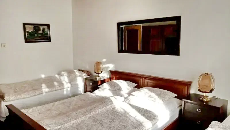 Gyula Szállás | Üdülőfalu (K0013-20) A kép szerzői jogvédelem alatt állhat. Javasolt a kapcsolatfelvétel a jog tulajdonossal.