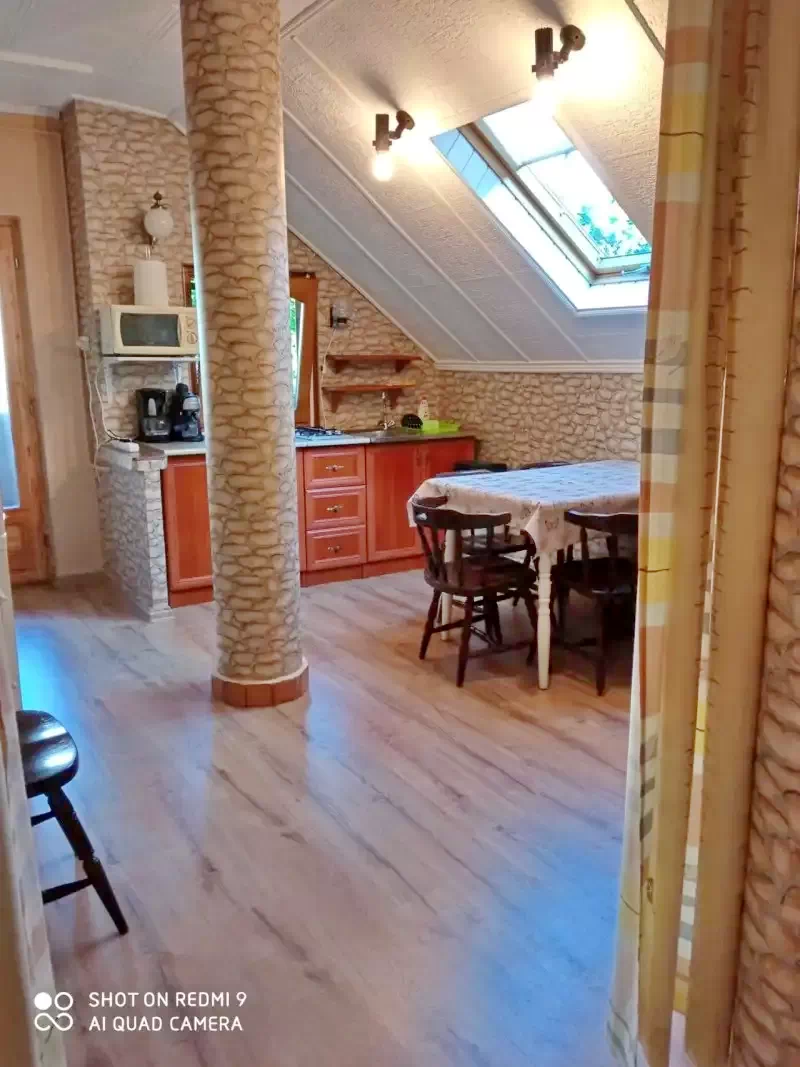 Jula Cazare | Sat de vacanță (K0013-39) Imaginea poate fi supusă drepturilor de autor. Se recomandă contactarea titularului drepturilor.