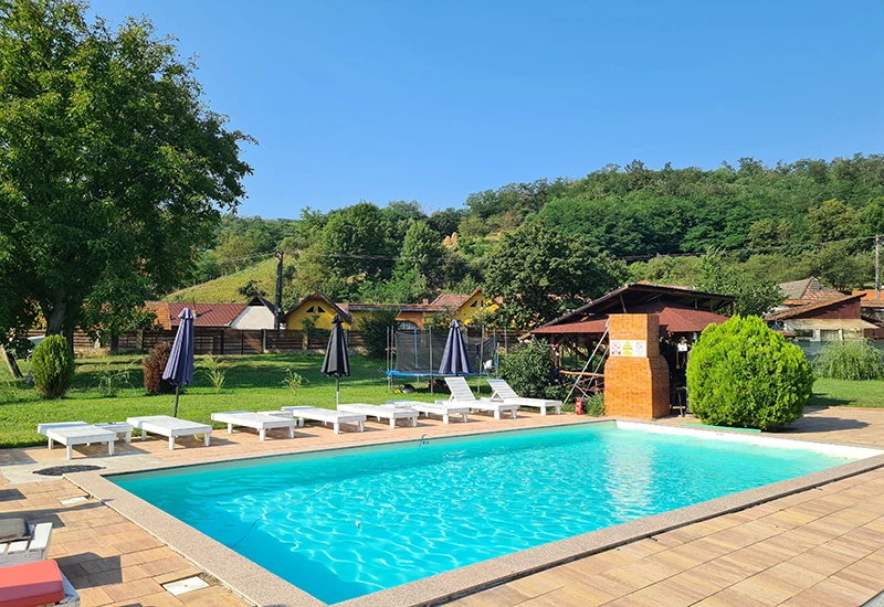 Pianu de Sus Cazare | Motel (K1551-15) Imaginea poate fi supusă drepturilor de autor. Se recomandă contactarea titularului drepturilor.