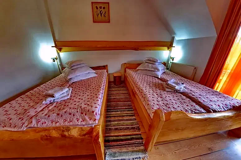 Lunca de Jos Cazare | Motel (K0807-17) Imaginea poate fi supusă drepturilor de autor. Se recomandă contactarea titularului drepturilor.