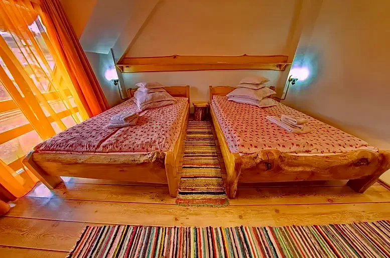 Gyimesközéplok Szállás | Motel (K0807-18) A kép szerzői jogvédelem alatt állhat. Javasolt a kapcsolatfelvétel a jog tulajdonossal.