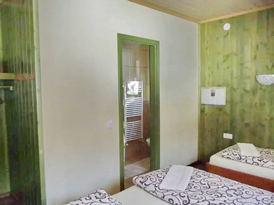 Harghita-Băi Cazare | Cabană (K1204-21) Imaginea poate fi supusă drepturilor de autor. Se recomandă contactarea titularului drepturilor.