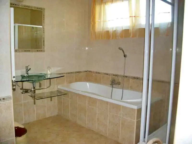 Mișcolț Cazare | Hotel**** (K0863-12) Imaginea poate fi supusă drepturilor de autor. Se recomandă contactarea titularului drepturilor.