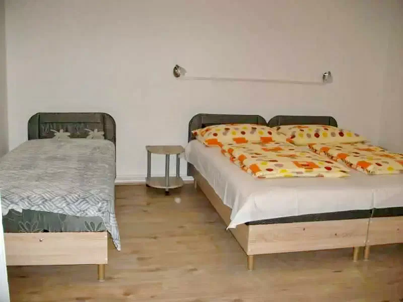 Mișcolț Cazare | Casă de oaspeți (K0863-41) Imaginea poate fi supusă drepturilor de autor. Se recomandă contactarea titularului drepturilor. Mișcolț Cazare | Casă de oaspeți (K0863-41) Imaginea poate fi supusă drepturilor de autor. Se recomandă contactarea titularului drepturilor.