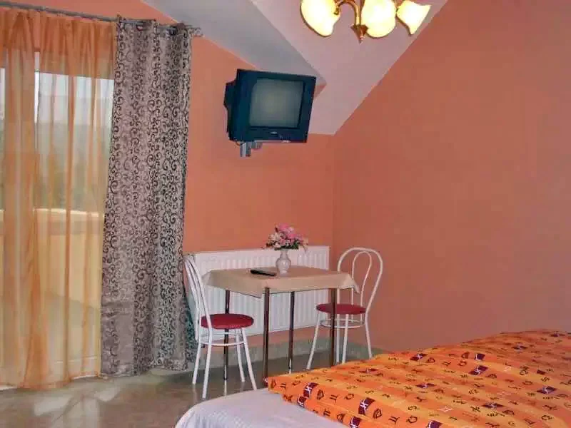 Mișcolț Cazare | Hotel**** (K0862-10) Imaginea poate fi supusă drepturilor de autor. Se recomandă contactarea titularului drepturilor.