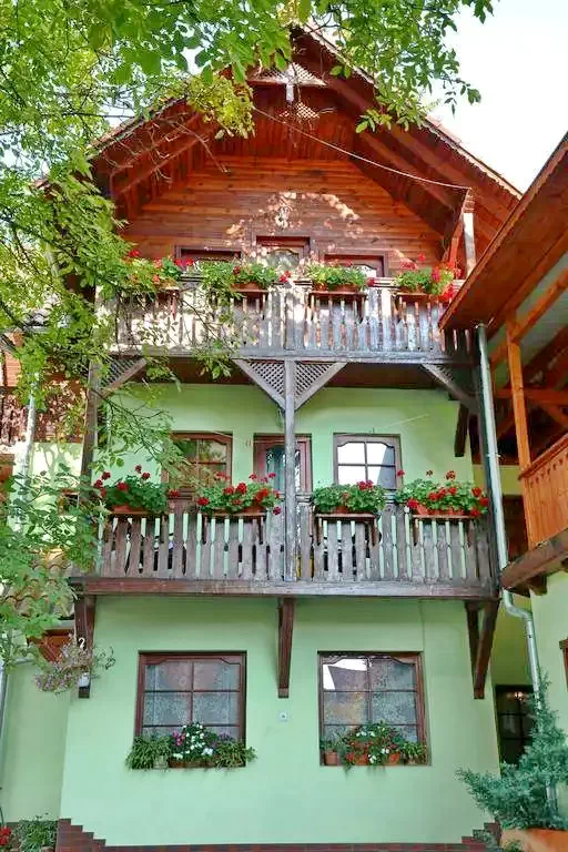 Szováta Szállás | Panzió (K0024-5) A kép szerzői jogvédelem alatt állhat. Javasolt a kapcsolatfelvétel a jog tulajdonossal. Szováta Szállás | Panzió (K0024-5) A kép szerzői jogvédelem alatt állhat. Javasolt a kapcsolatfelvétel a jog tulajdonossal.