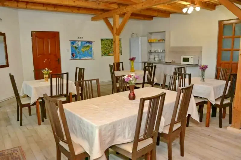 Szováta Szállás | Panzió (K0024-8) A kép szerzői jogvédelem alatt állhat. Javasolt a kapcsolatfelvétel a jog tulajdonossal. Szováta Szállás | Panzió (K0024-8) A kép szerzői jogvédelem alatt állhat. Javasolt a kapcsolatfelvétel a jog tulajdonossal.