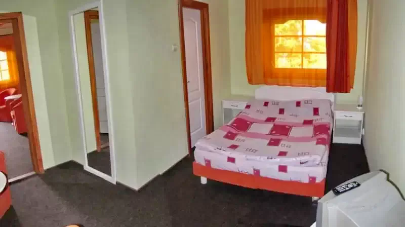 Szováta Szállás | Panzió (K0024-17) A kép szerzői jogvédelem alatt állhat. Javasolt a kapcsolatfelvétel a jog tulajdonossal. Szováta Szállás | Panzió (K0024-17) A kép szerzői jogvédelem alatt állhat. Javasolt a kapcsolatfelvétel a jog tulajdonossal.