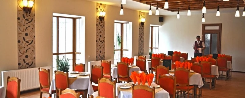 Sovata Cazare | Vila (K0063-5) Imaginea poate fi supusă drepturilor de autor. Se recomandă contactarea titularului drepturilor.