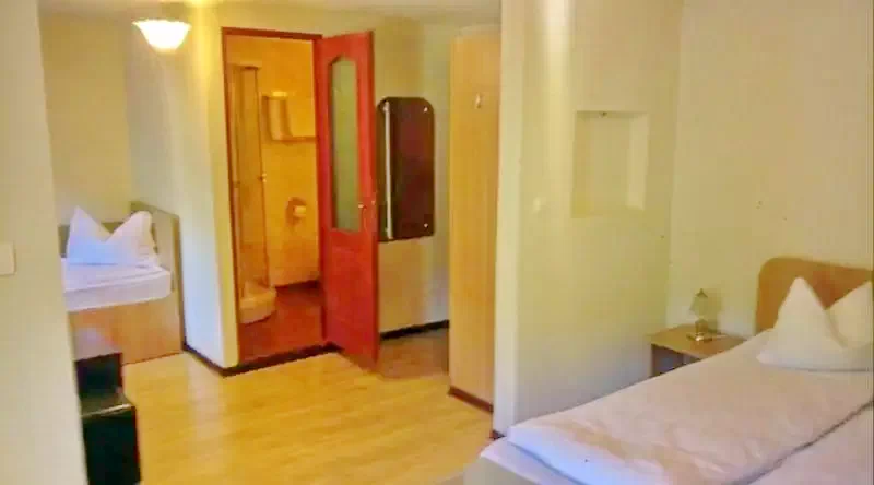 Sovata Cazare | Vila (K0063-12) Imaginea poate fi supusă drepturilor de autor. Se recomandă contactarea titularului drepturilor.