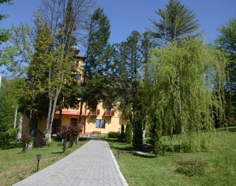 Sovata Cazare | Camping / Popas turistic (K0063-31) Imaginea poate fi supusă drepturilor de autor. Se recomandă contactarea titularului drepturilor.