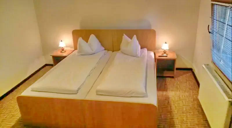 Sovata Cazare | Camping / Popas turistic (K0063-34) Imaginea poate fi supusă drepturilor de autor. Se recomandă contactarea titularului drepturilor.