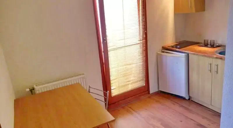 Szováta Szállás | Kemping / turistapihenő (K0063-36) A kép szerzői jogvédelem alatt állhat. Javasolt a kapcsolatfelvétel a jog tulajdonossal.