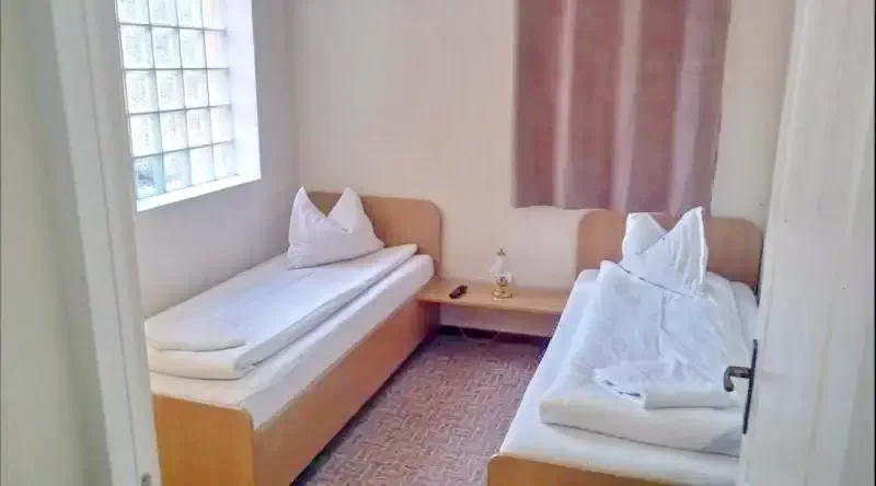 Szováta Szállás | Kemping / turistapihenő (K0063-38) A kép szerzői jogvédelem alatt állhat. Javasolt a kapcsolatfelvétel a jog tulajdonossal.