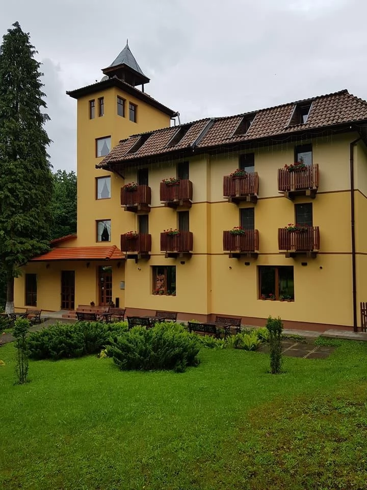 Szováta Szállás | Kemping / turistapihenő (K0063-39) A kép szerzői jogvédelem alatt állhat. Javasolt a kapcsolatfelvétel a jog tulajdonossal.