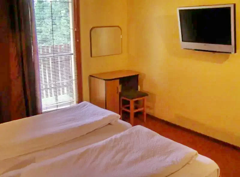 Sovata Cazare | Camping / Popas turistic (K0063-45) Imaginea poate fi supusă drepturilor de autor. Se recomandă contactarea titularului drepturilor.