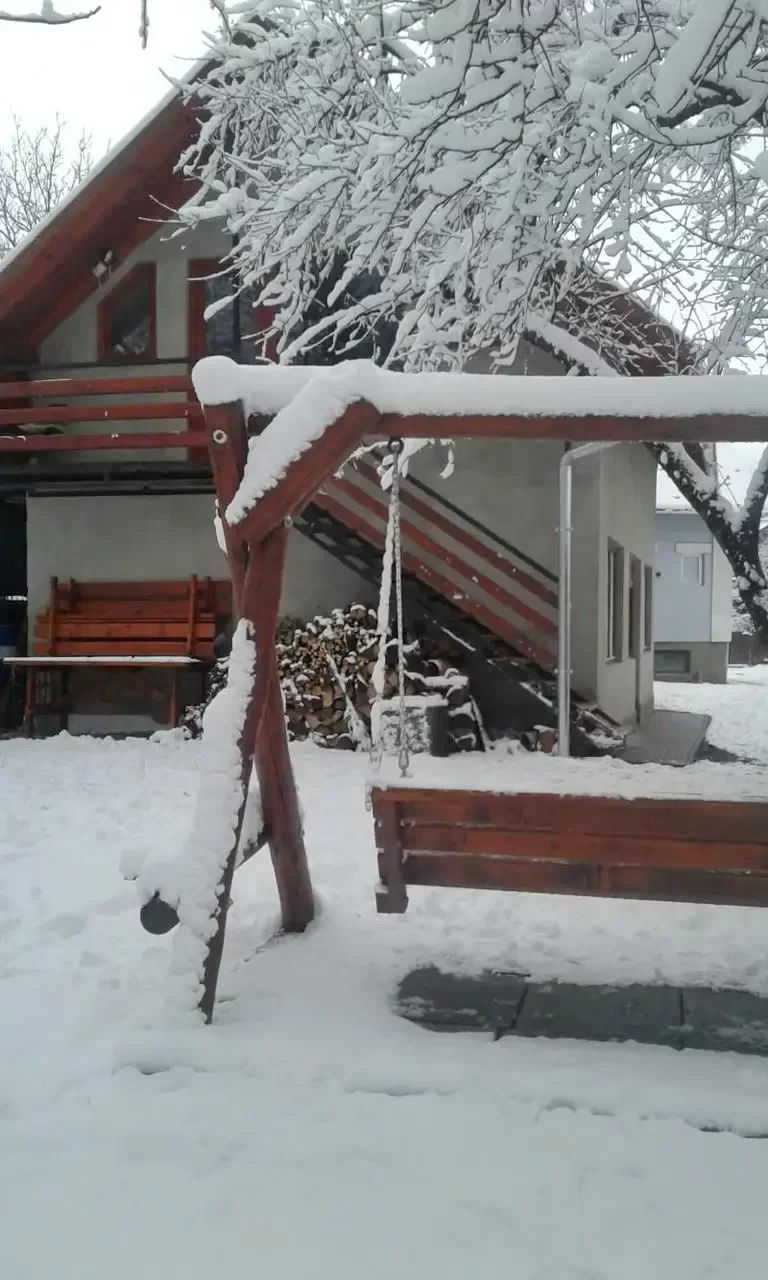 Sovata Cazare | Bungalow (K0097-28) Imaginea poate fi supusă drepturilor de autor. Se recomandă contactarea titularului drepturilor.