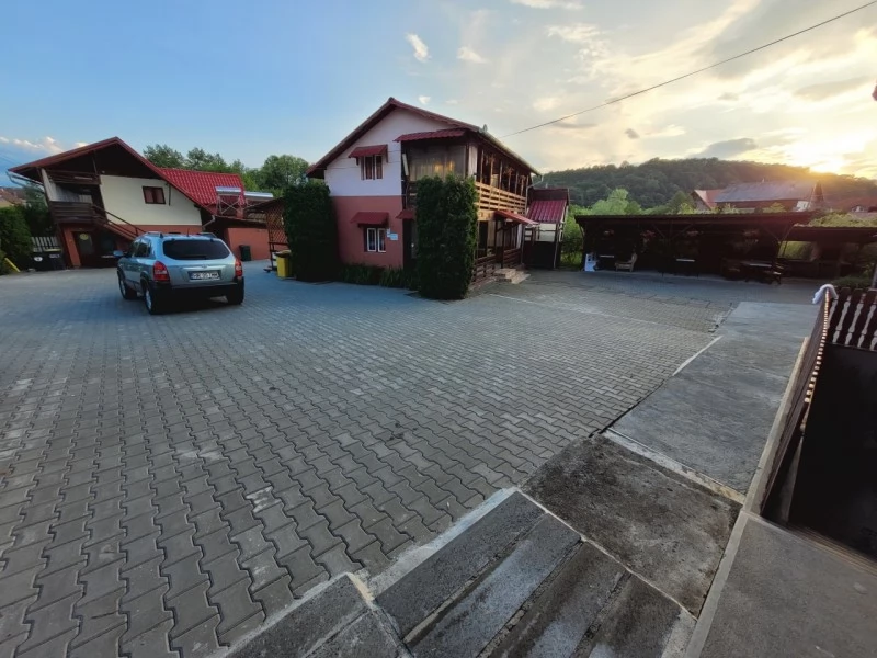 Szováta Szállás | Panzió (K0117-7) A kép szerzői jogvédelem alatt állhat. Javasolt a kapcsolatfelvétel a jog tulajdonossal. Szováta Szállás | Panzió (K0117-7) A kép szerzői jogvédelem alatt állhat. Javasolt a kapcsolatfelvétel a jog tulajdonossal.