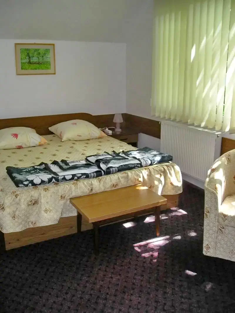 Szováta Szállás | Kemping / turistapihenő (K0149-21) A kép szerzői jogvédelem alatt állhat. Javasolt a kapcsolatfelvétel a jog tulajdonossal.