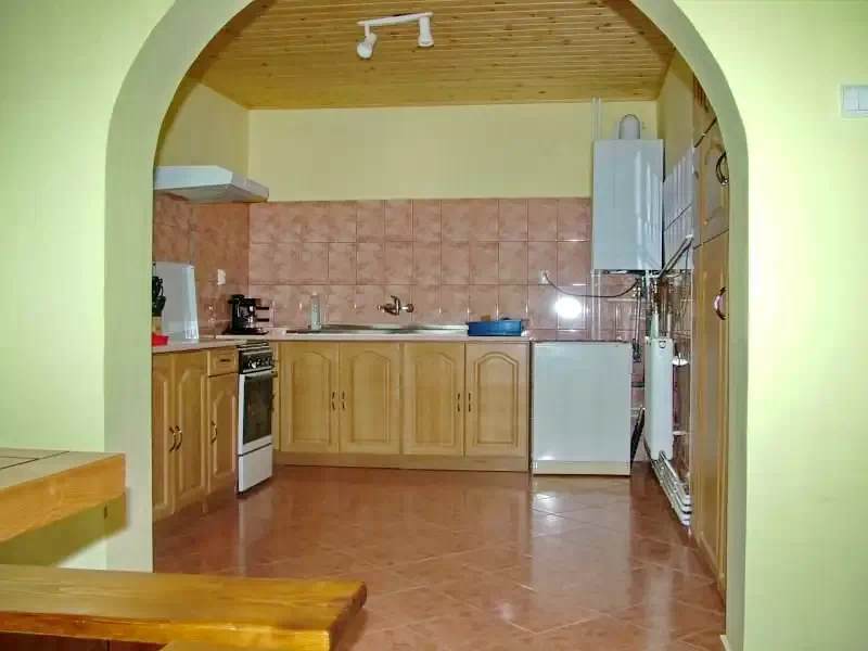 Szováta Szállás | Üdülőfalu (K0157-4) A kép szerzői jogvédelem alatt állhat. Javasolt a kapcsolatfelvétel a jog tulajdonossal.