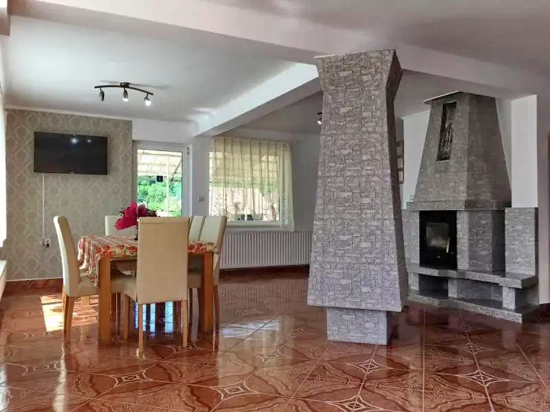 Sovata Cazare | Motel (K0164-3) Imaginea poate fi supusă drepturilor de autor. Se recomandă contactarea titularului drepturilor.