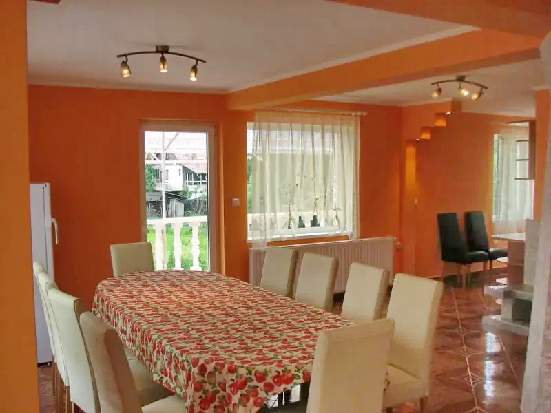 Szováta Szállás | Motel (K0164-7) A kép szerzői jogvédelem alatt állhat. Javasolt a kapcsolatfelvétel a jog tulajdonossal.