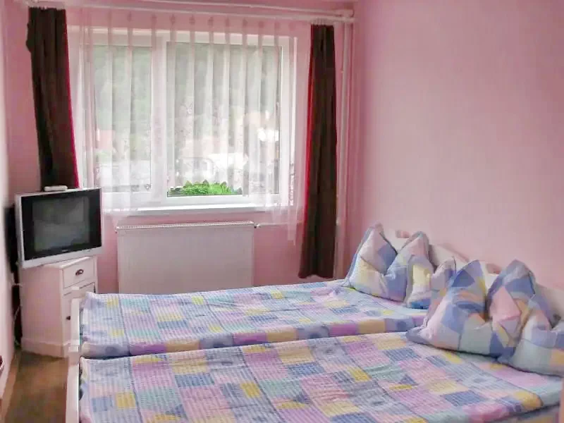 Szováta Szállás | Motel (K0164-9) A kép szerzői jogvédelem alatt állhat. Javasolt a kapcsolatfelvétel a jog tulajdonossal.