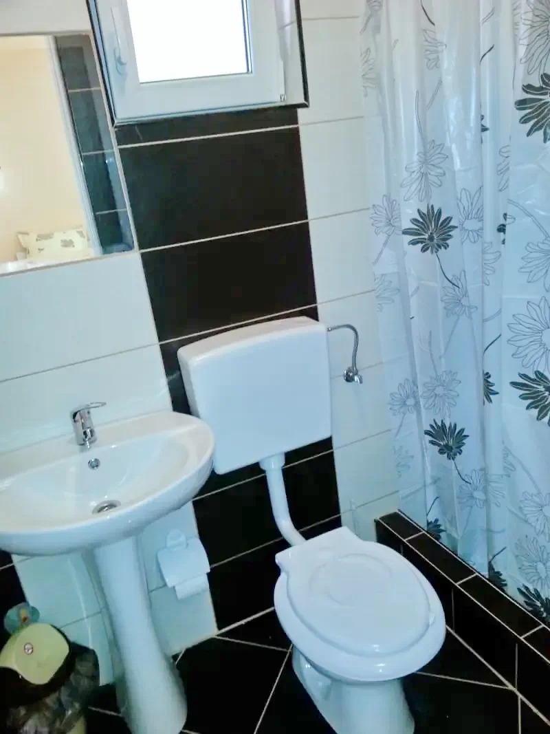 Sovata Cazare | Motel (K0164-12) Imaginea poate fi supusă drepturilor de autor. Se recomandă contactarea titularului drepturilor.