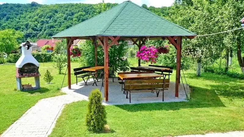 Sovata Cazare | Motel (K0164-15) Imaginea poate fi supusă drepturilor de autor. Se recomandă contactarea titularului drepturilor.