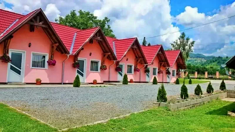 Sovata Cazare | Motel (K0164-23) Imaginea poate fi supusă drepturilor de autor. Se recomandă contactarea titularului drepturilor.